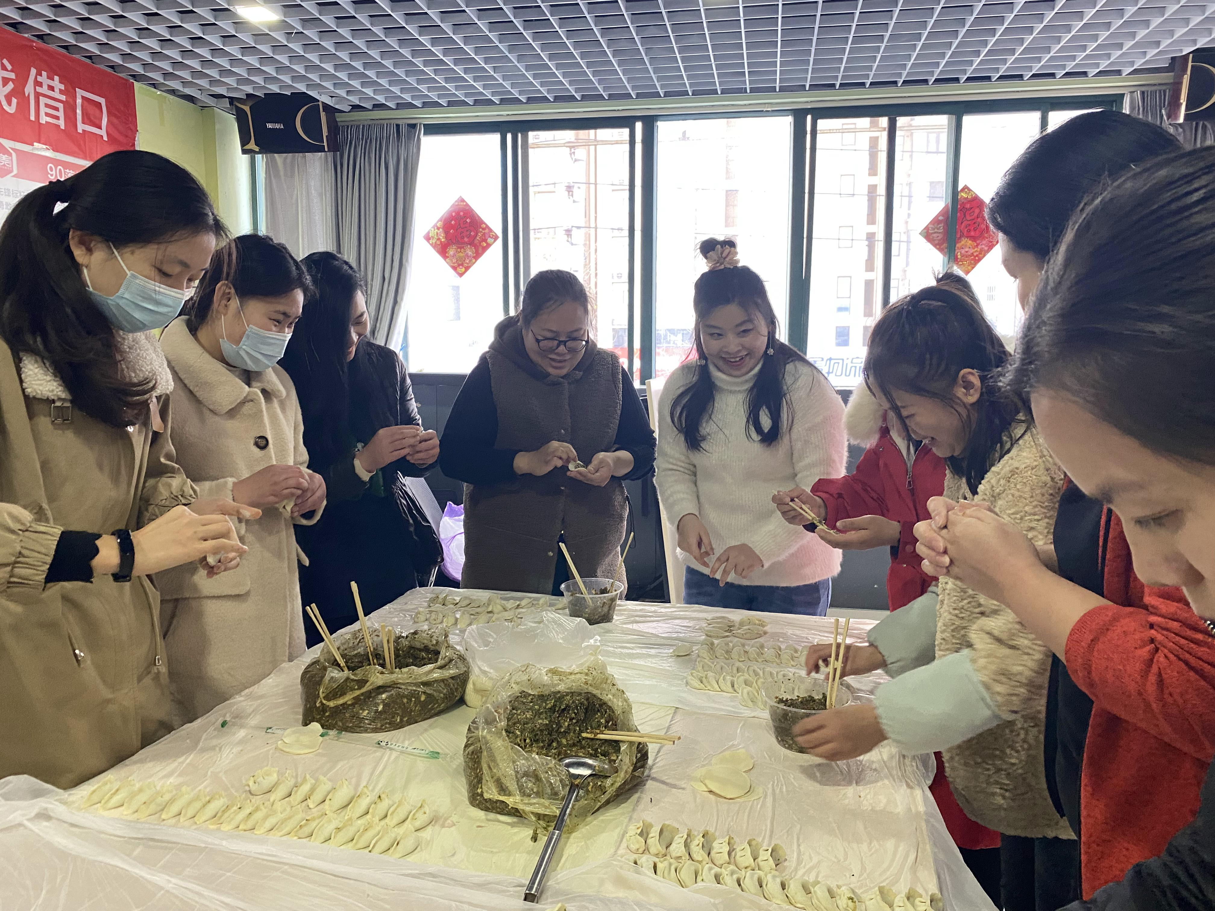 唯美標(biāo)識(shí)全體家人祝大家：冬至快樂(lè)！
